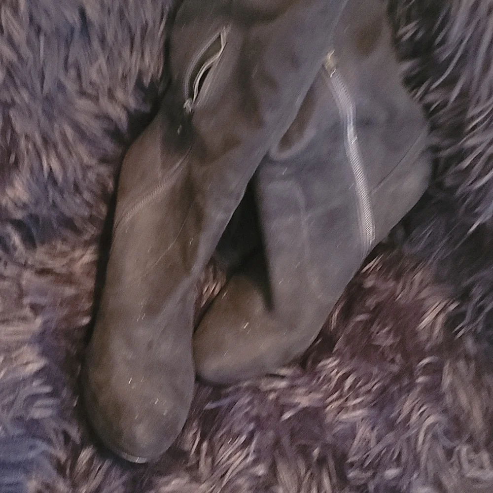 Shoe - Picture 4 of 4